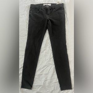 Love these, I have too many jeans. They are a bit small for me. Wore them once!